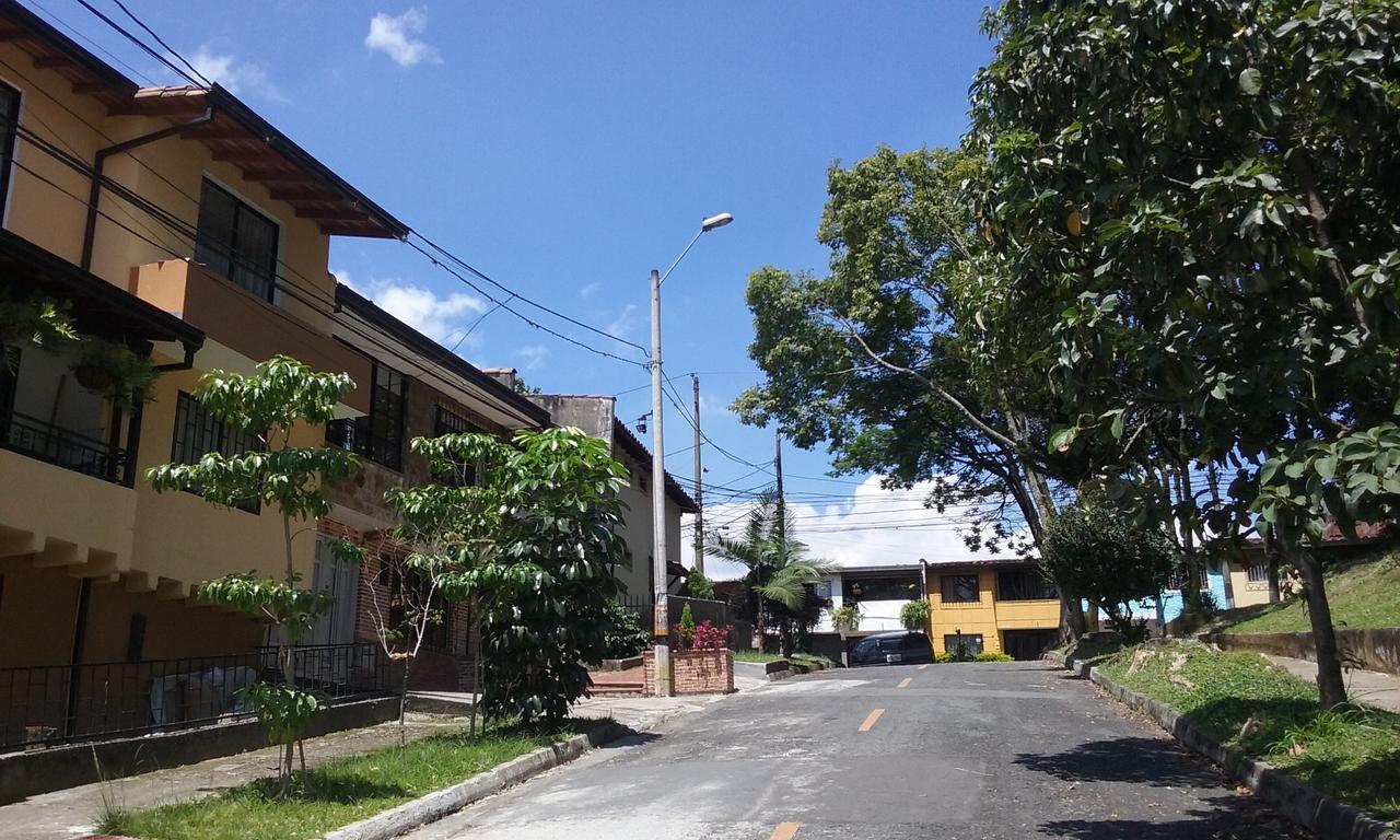 Mayorca Homestay Medellin Luaran gambar